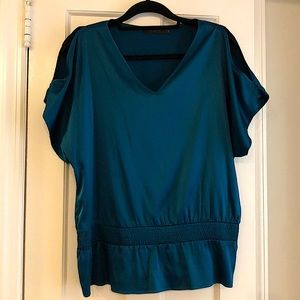 Short satin sleeve shirt